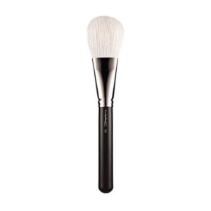 MAC 135 Large Flat Powder Brush